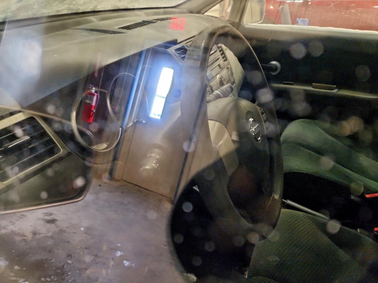 2011 NISSAN VERSA S photo 9