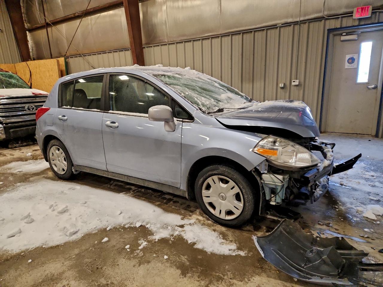 2011 NISSAN VERSA S photo 4