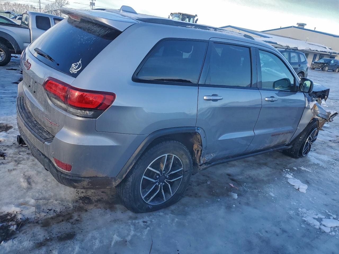 2020 JEEP GRAND CHEROKEE TRAILHAWK photo 3