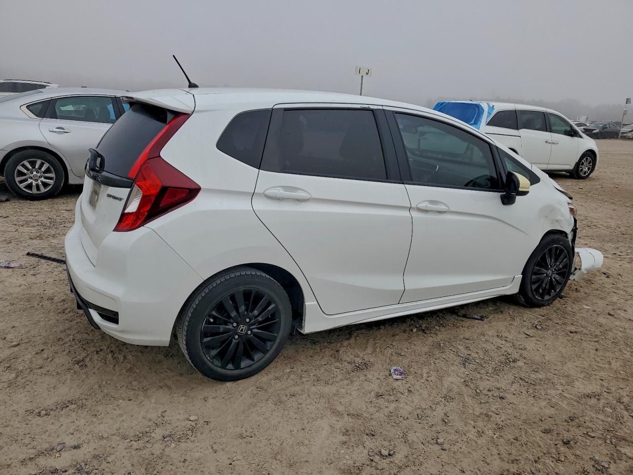 2018 HONDA FIT SPORT photo 3