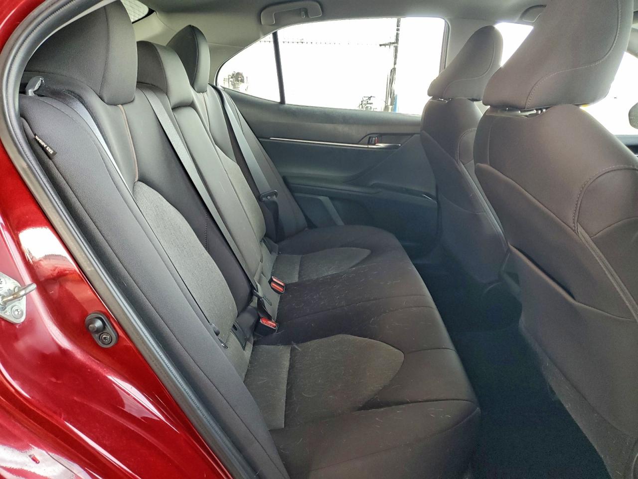 2020 TOYOTA CAMRY LE photo 10