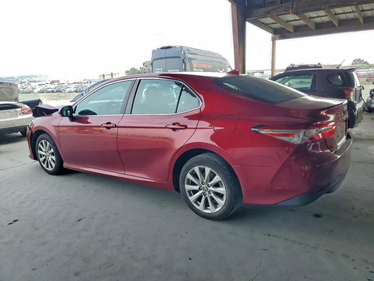 2020 TOYOTA CAMRY LE photo 2