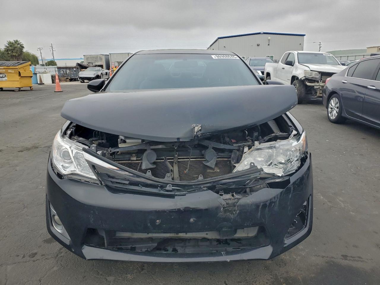 2012 TOYOTA CAMRY SE photo 17