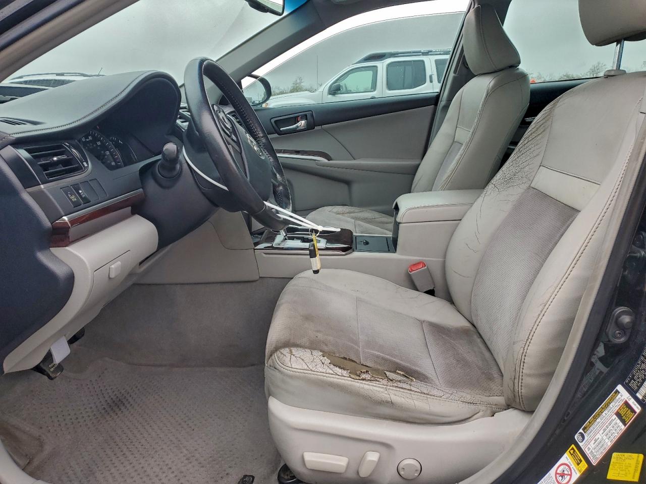 2012 TOYOTA CAMRY SE photo 25