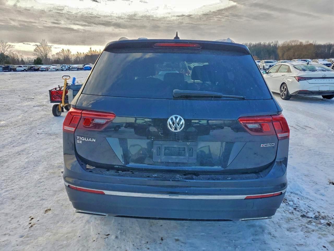 2020 VOLKSWAGEN TIGUAN SE photo 11