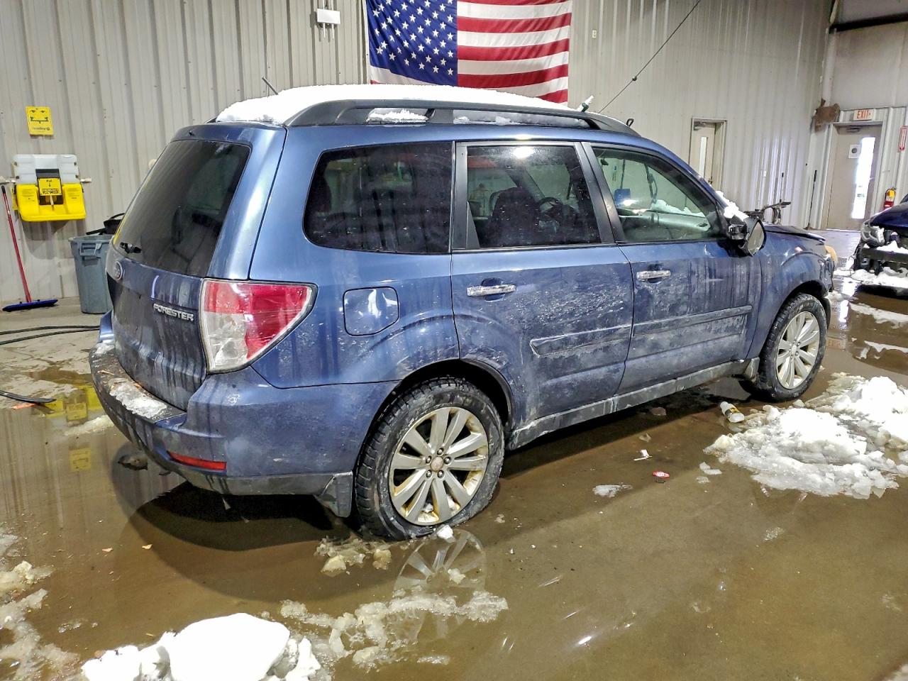 2011 SUBARU FORESTER photo 5