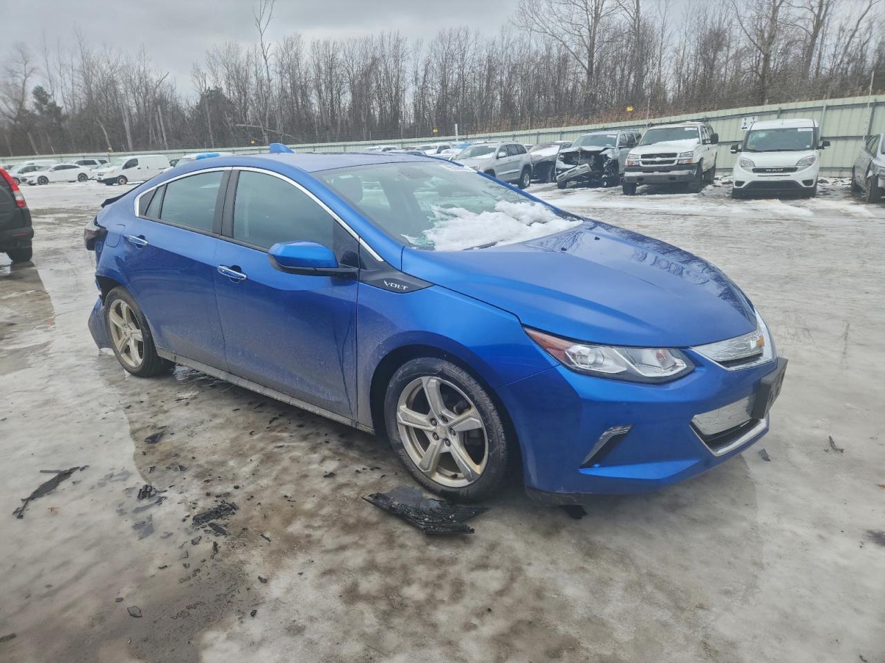 2017 CHEVROLET VOLT LT photo 4