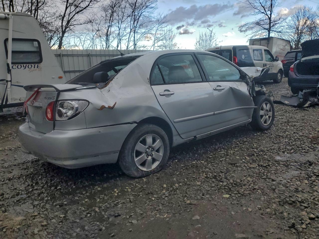 2005 TOYOTA COROLLA CE photo 3