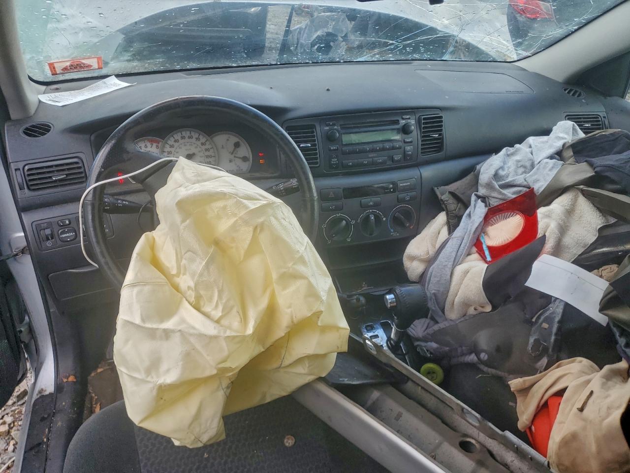 2005 TOYOTA COROLLA CE photo 8