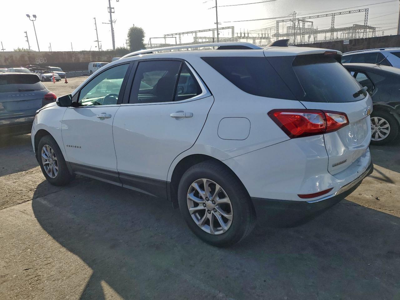 2018 CHEVROLET EQUINOX LT photo 4