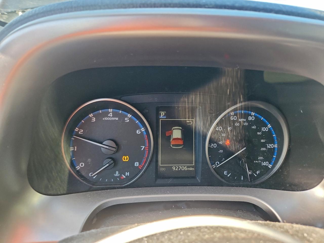 2018 TOYOTA RAV4 LE photo 9