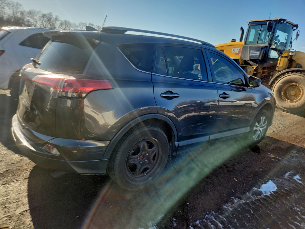 2018 TOYOTA RAV4 LE photo 3
