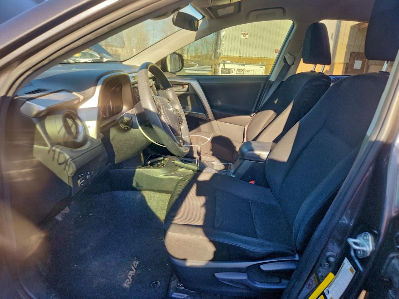 2018 TOYOTA RAV4 LE photo 7