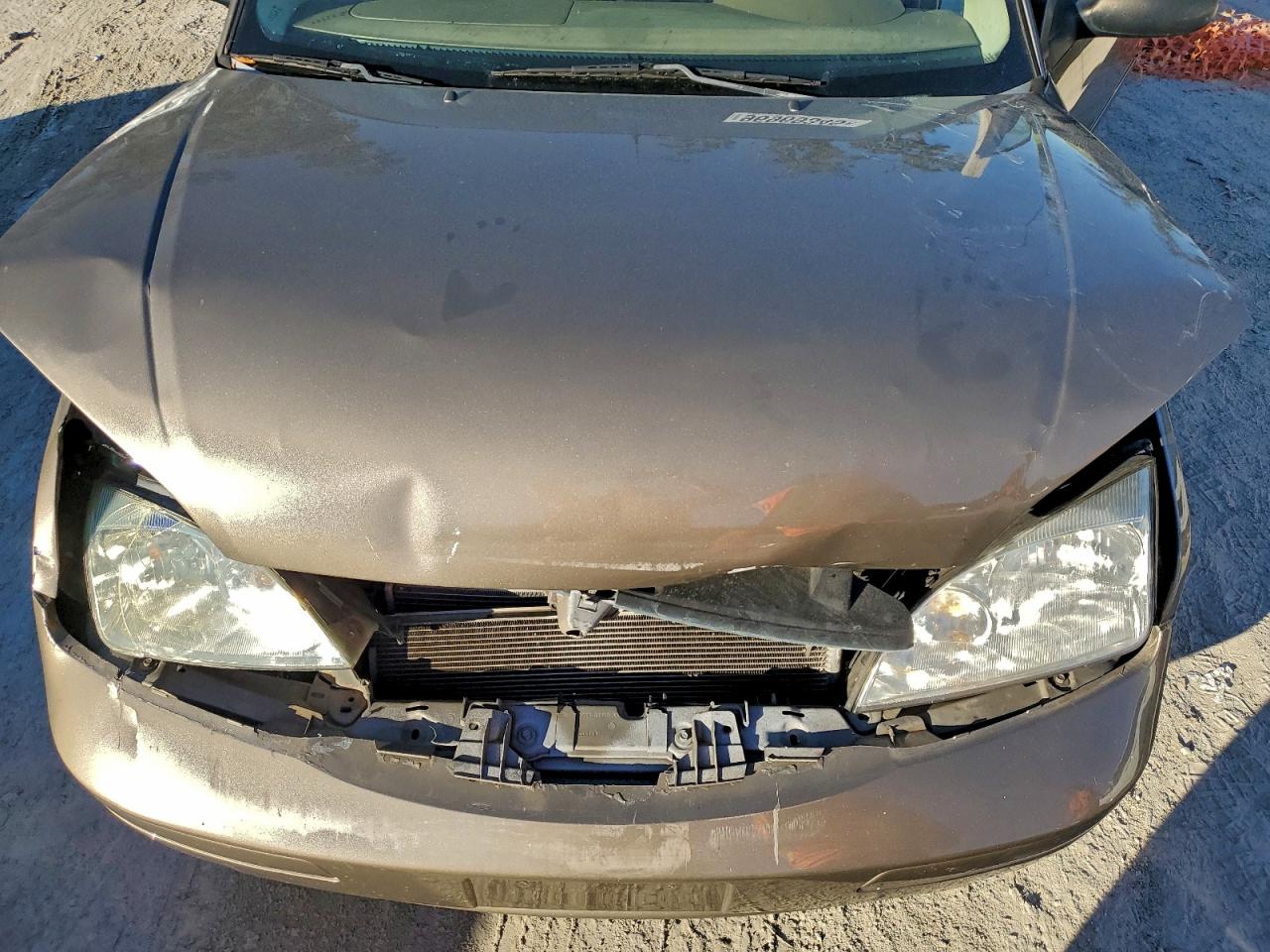 2005 FORD FOCUS ZX4 photo 21