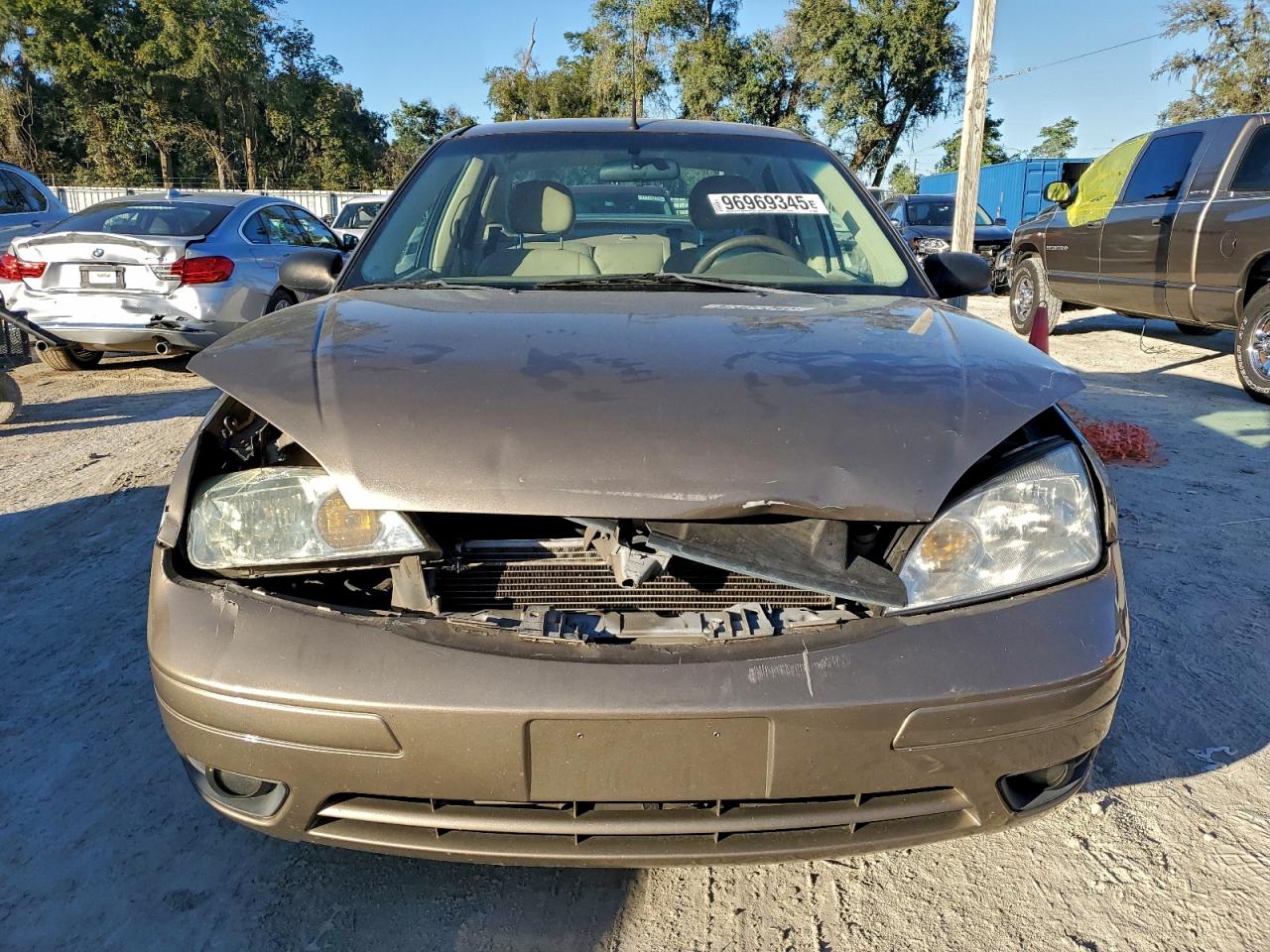 2005 FORD FOCUS ZX4 photo 9
