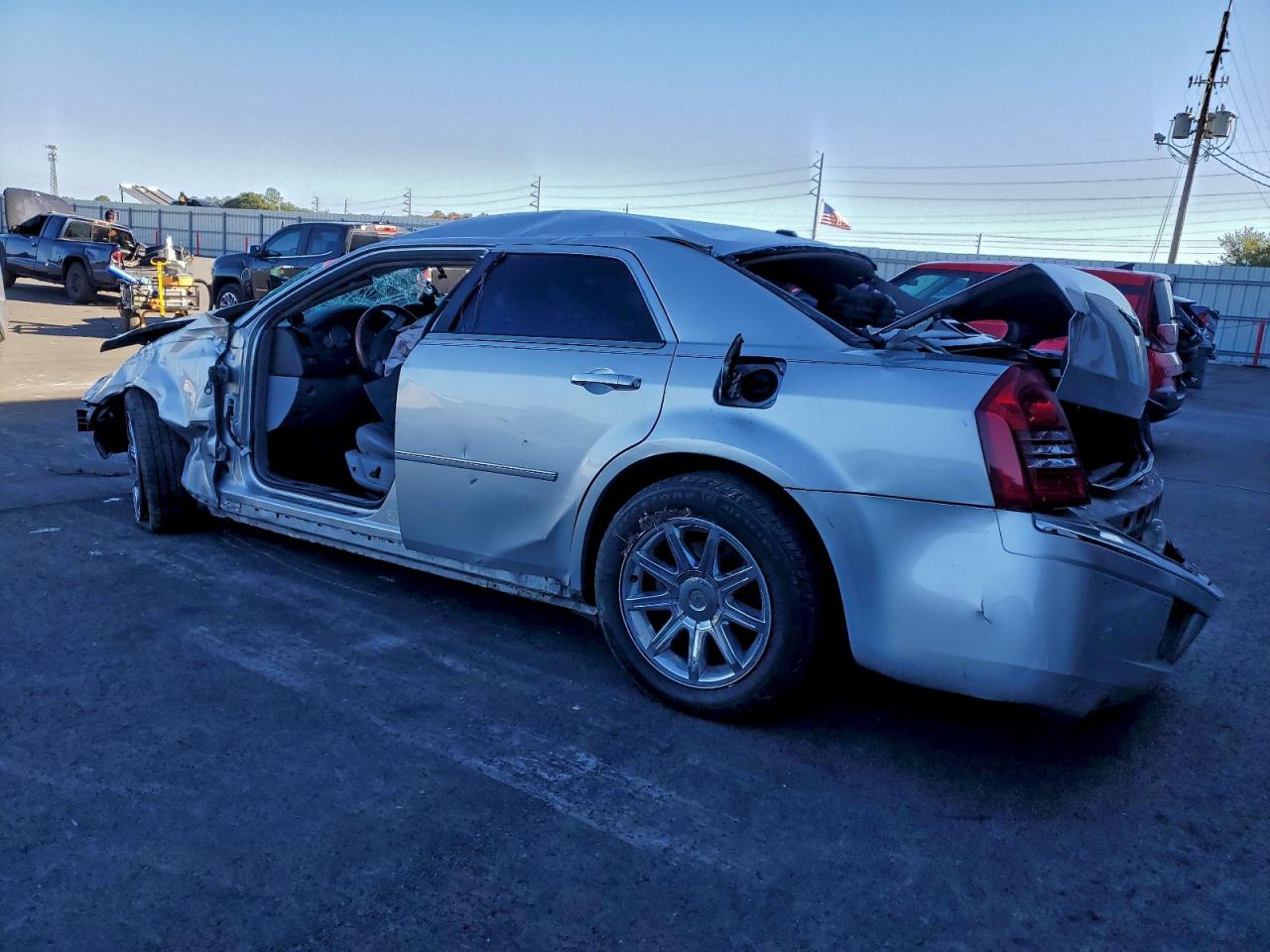2006 CHRYSLER 300C photo 2