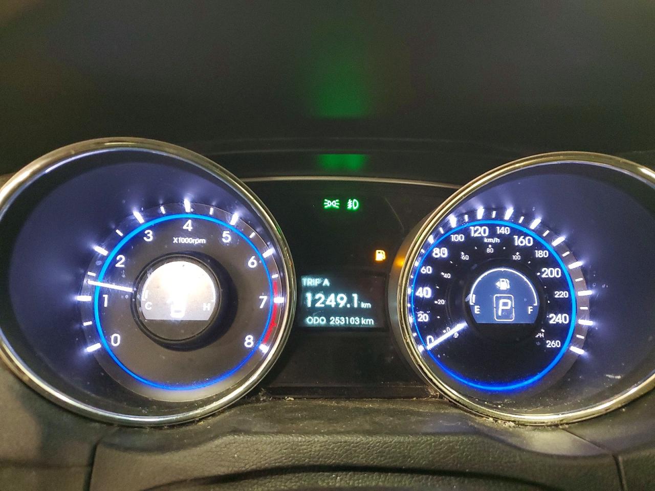 2013 HYUNDAI SONATA SE photo 9