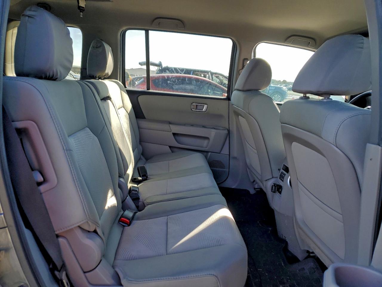 2013 HONDA PILOT LX photo 11