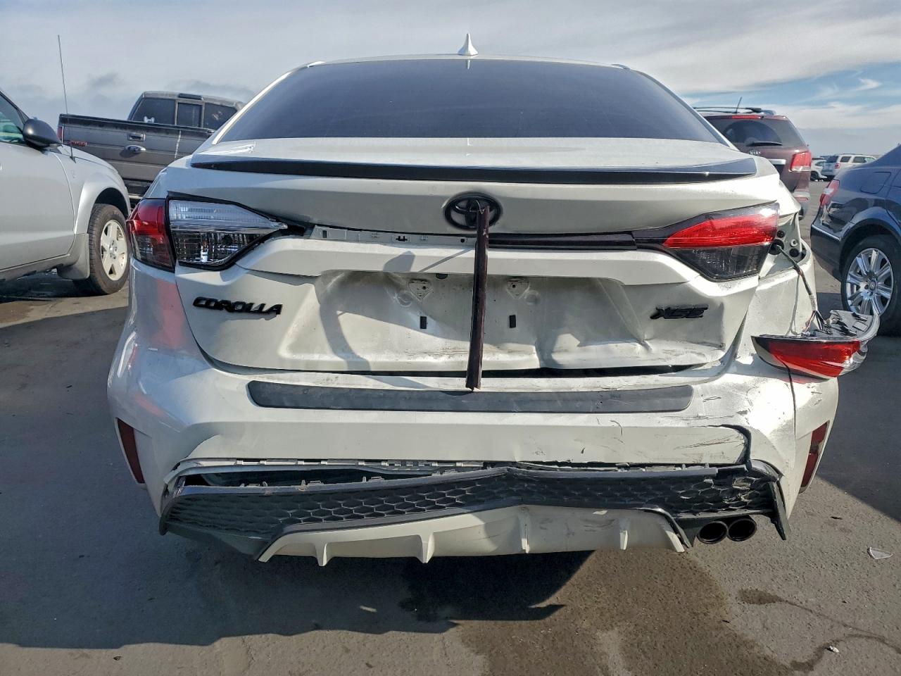 2021 TOYOTA COROLLA XSE photo 6