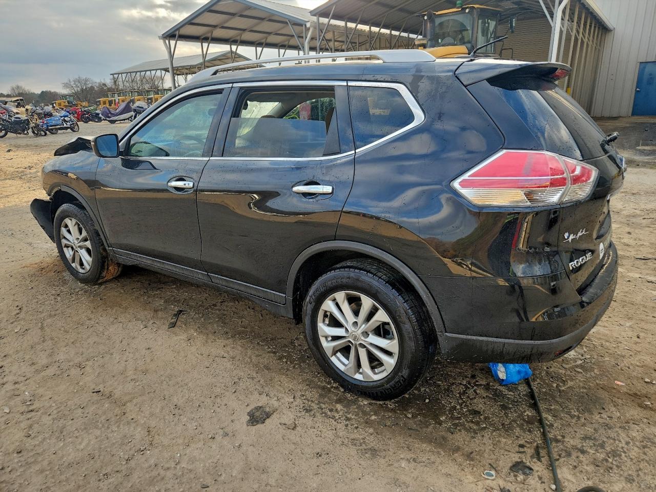 2016 NISSAN ROGUE SV photo 2