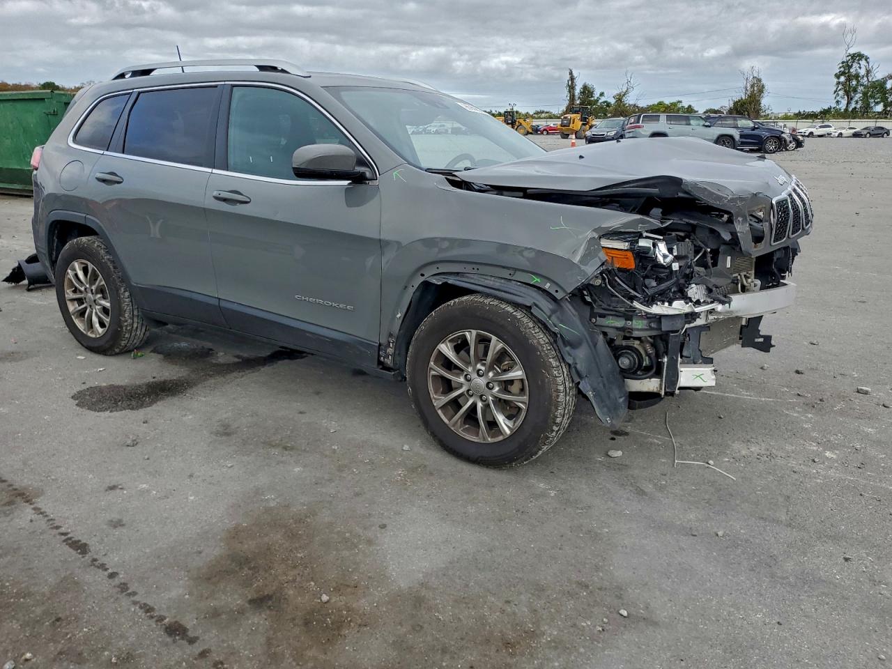 2021 JEEP CHEROKEE LATITUDE PLUS photo 4