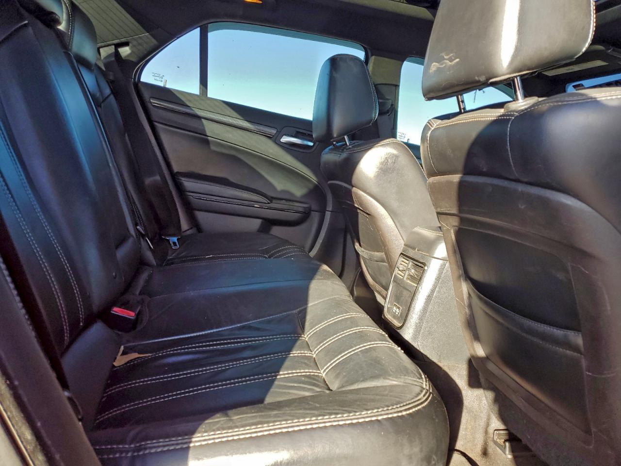 2015 CHRYSLER 300 S photo 10