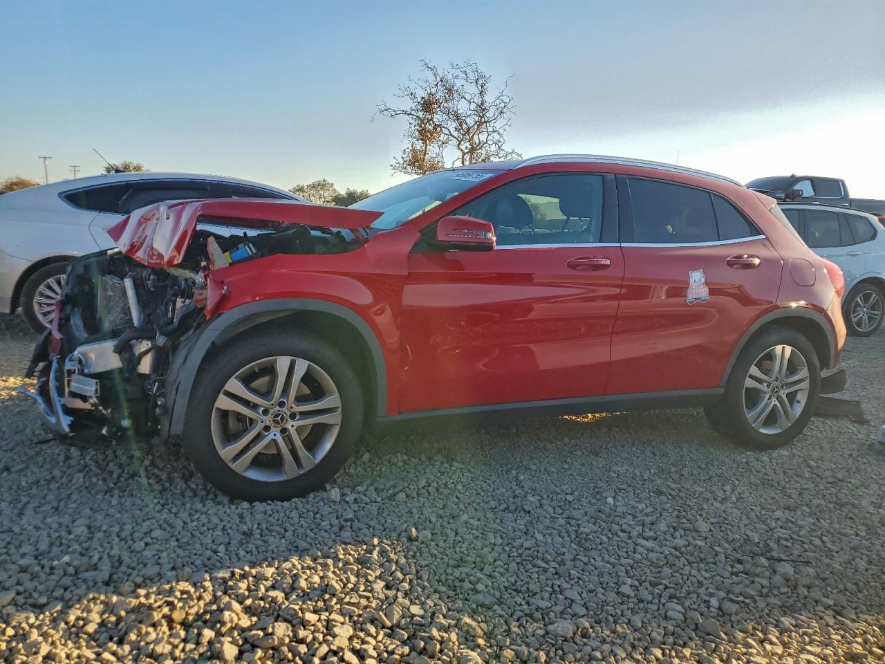 2019 MERCEDES-BENZ GLA