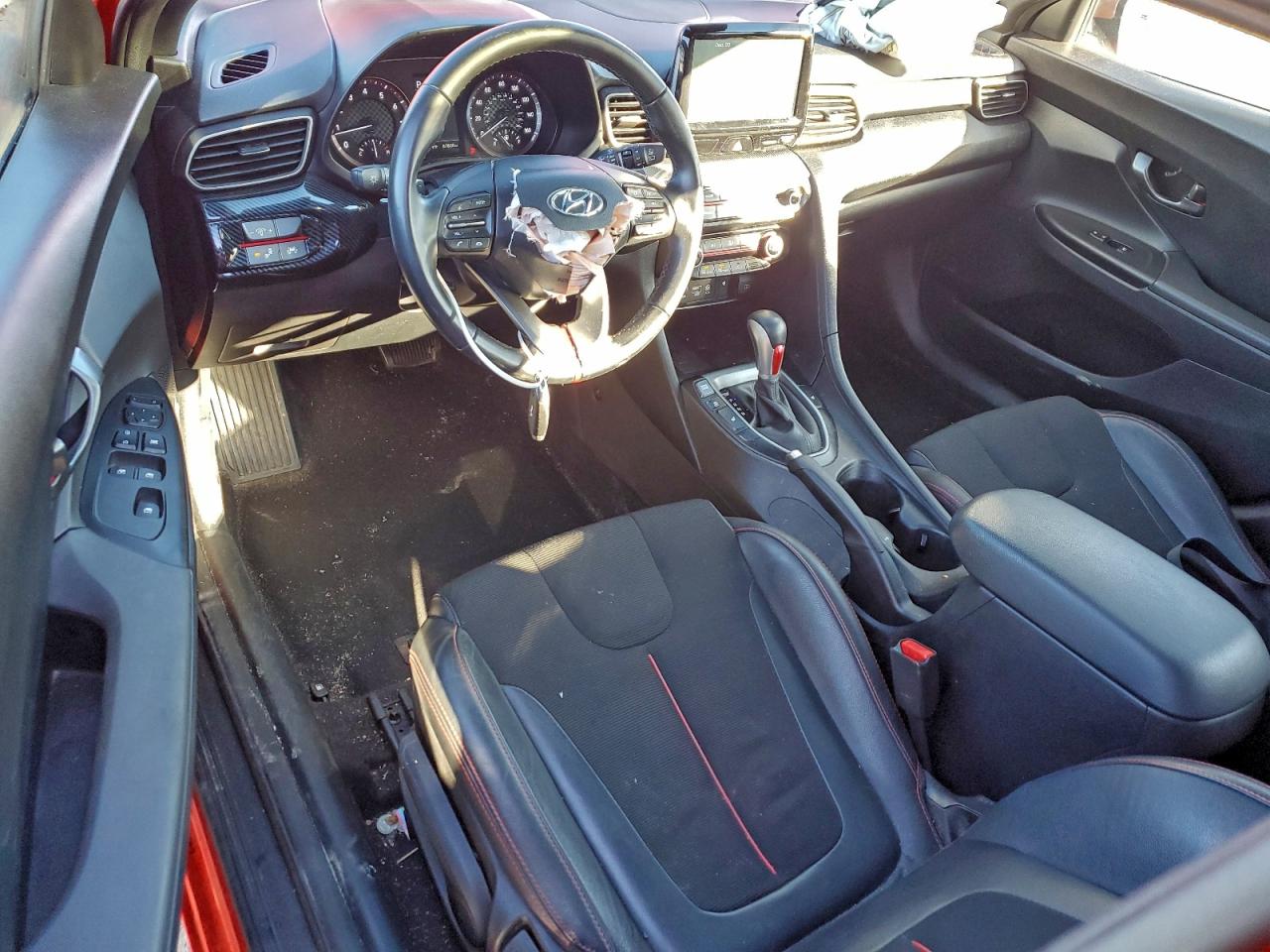 2020 HYUNDAI VELOSTER photo 8