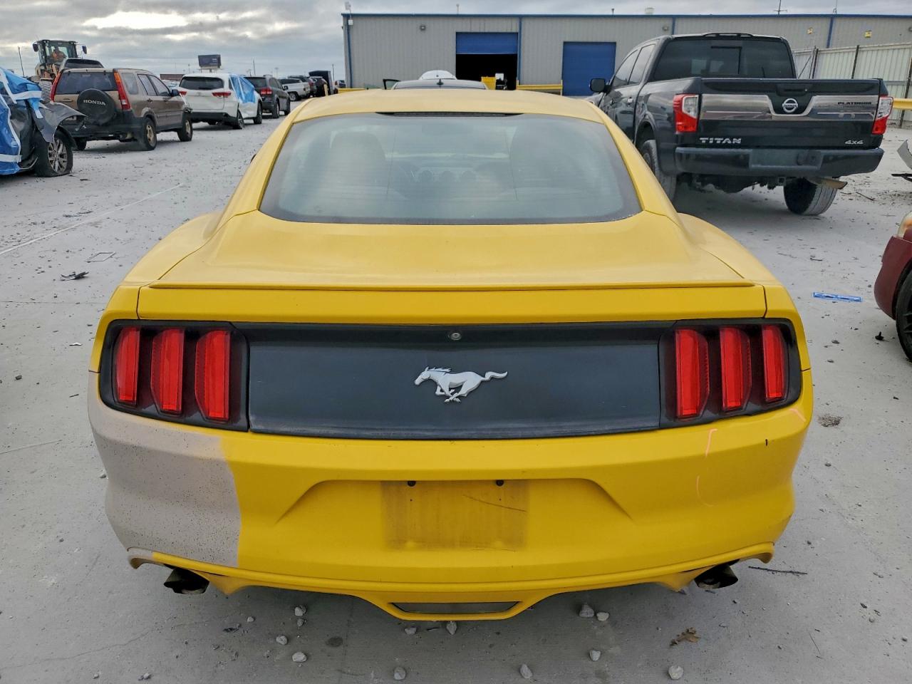 2016 FORD MUSTANG photo 12