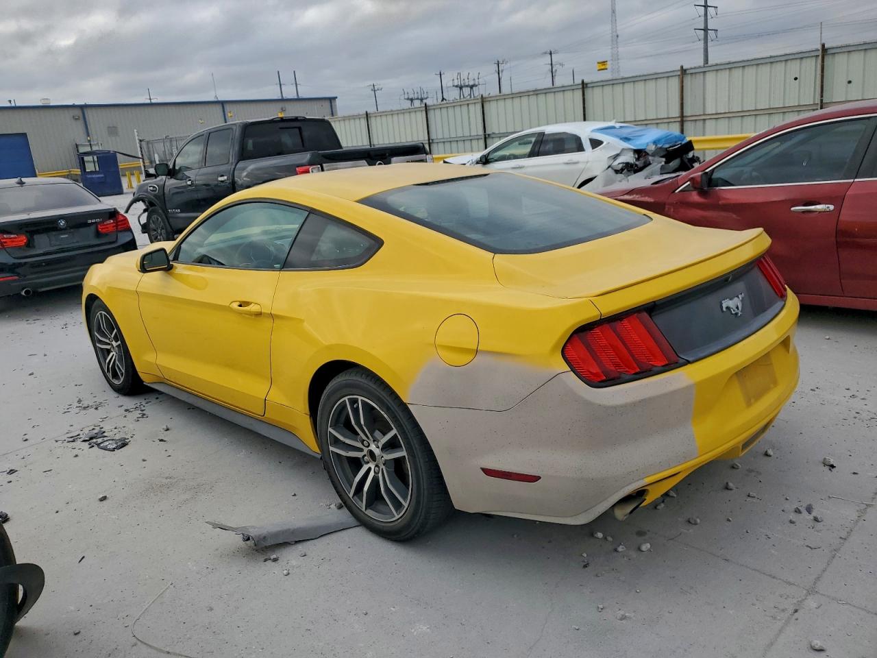 2016 FORD MUSTANG photo 3