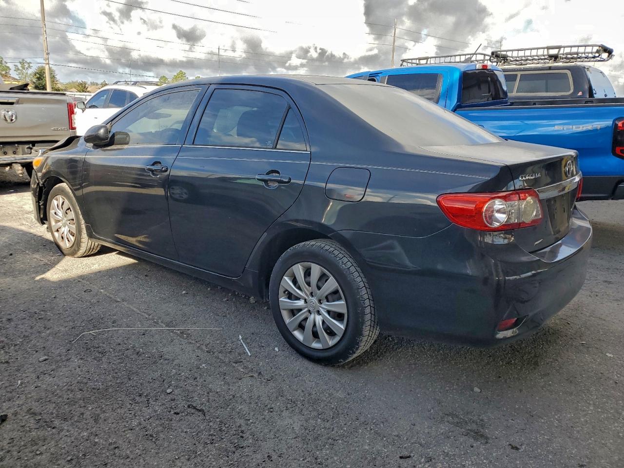 2013 TOYOTA COROLLA BASE photo 4