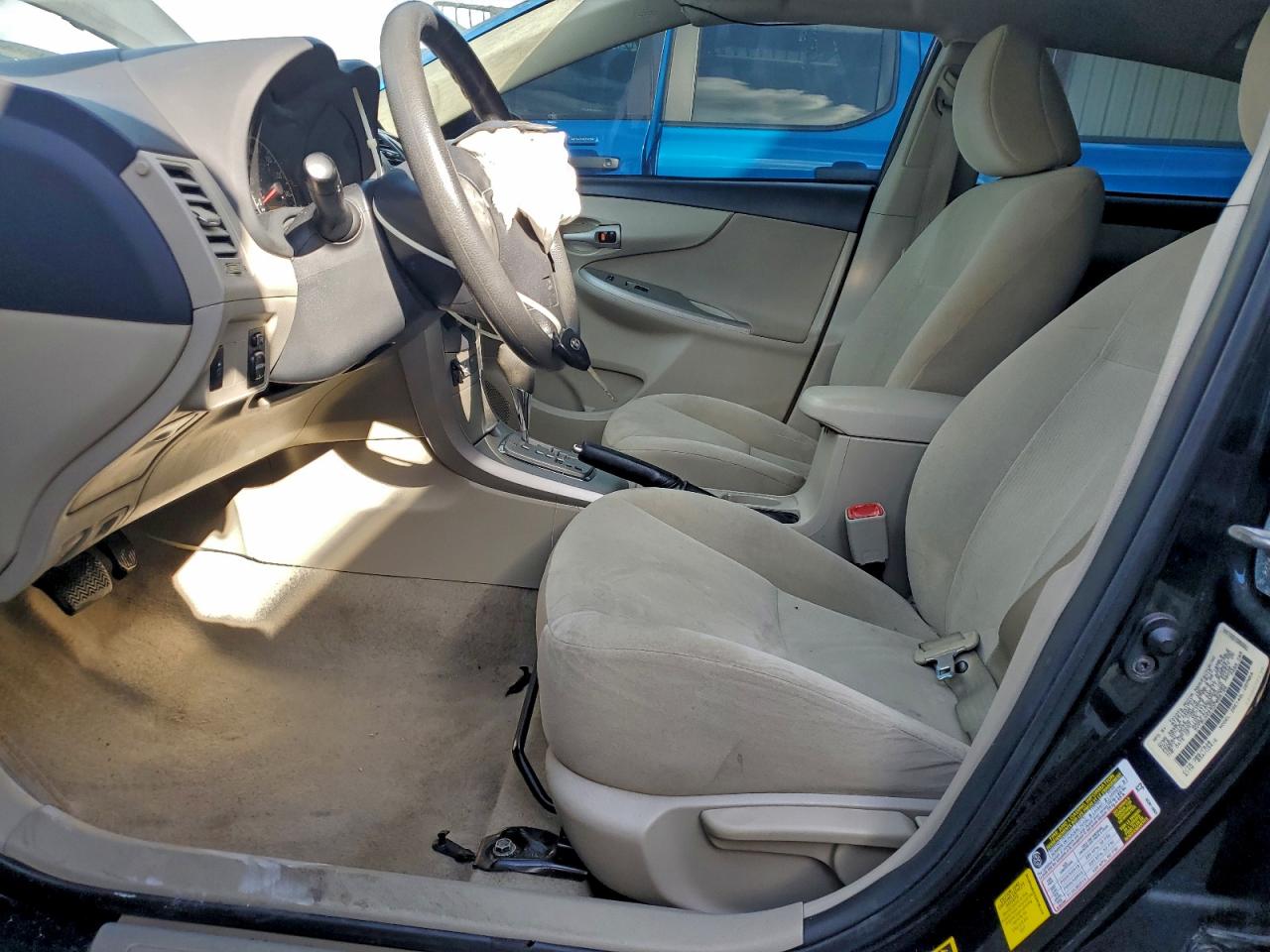 2013 TOYOTA COROLLA BASE photo 19