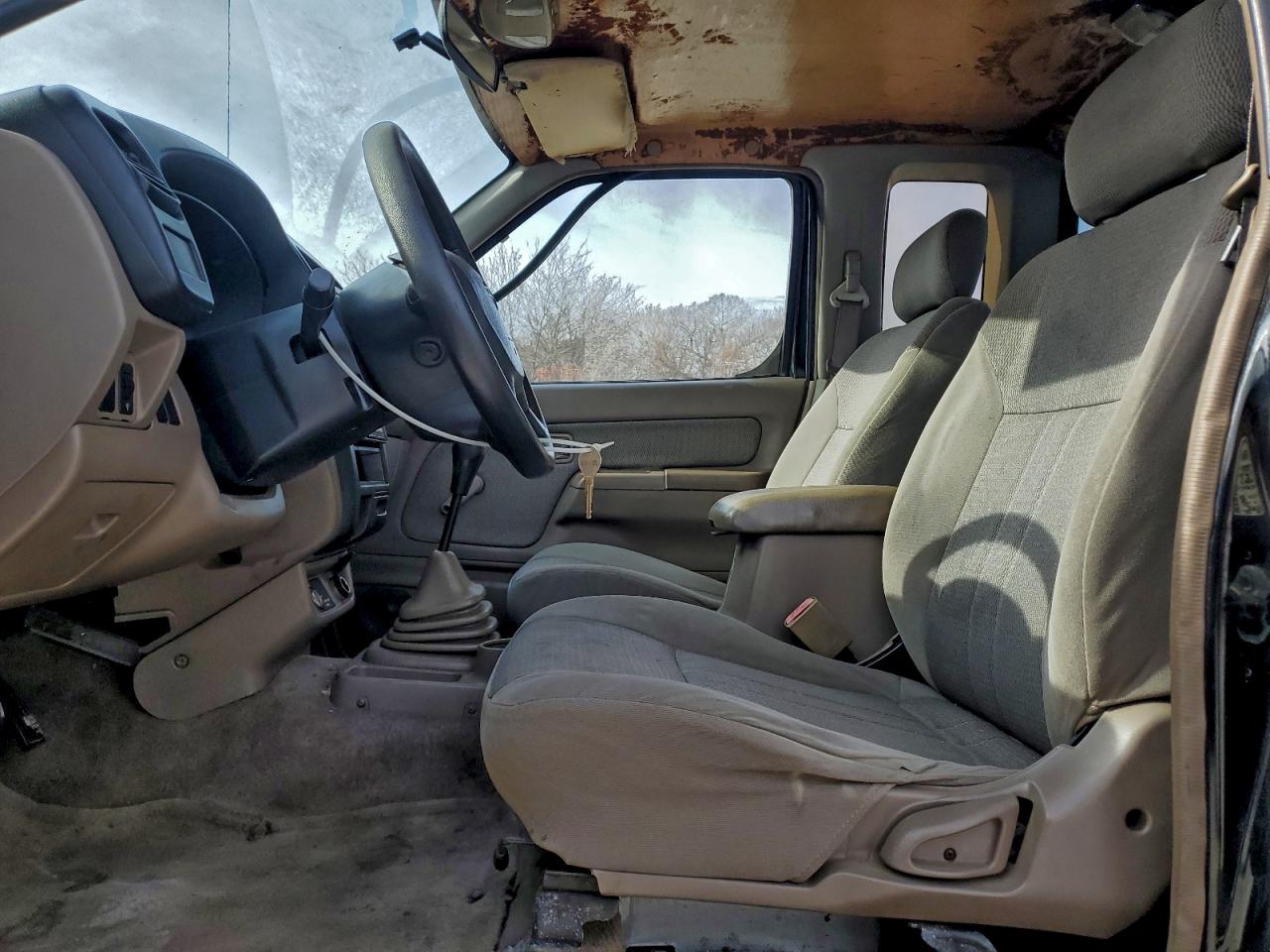2001 NISSAN FRONTIER KING CAB XE photo 7