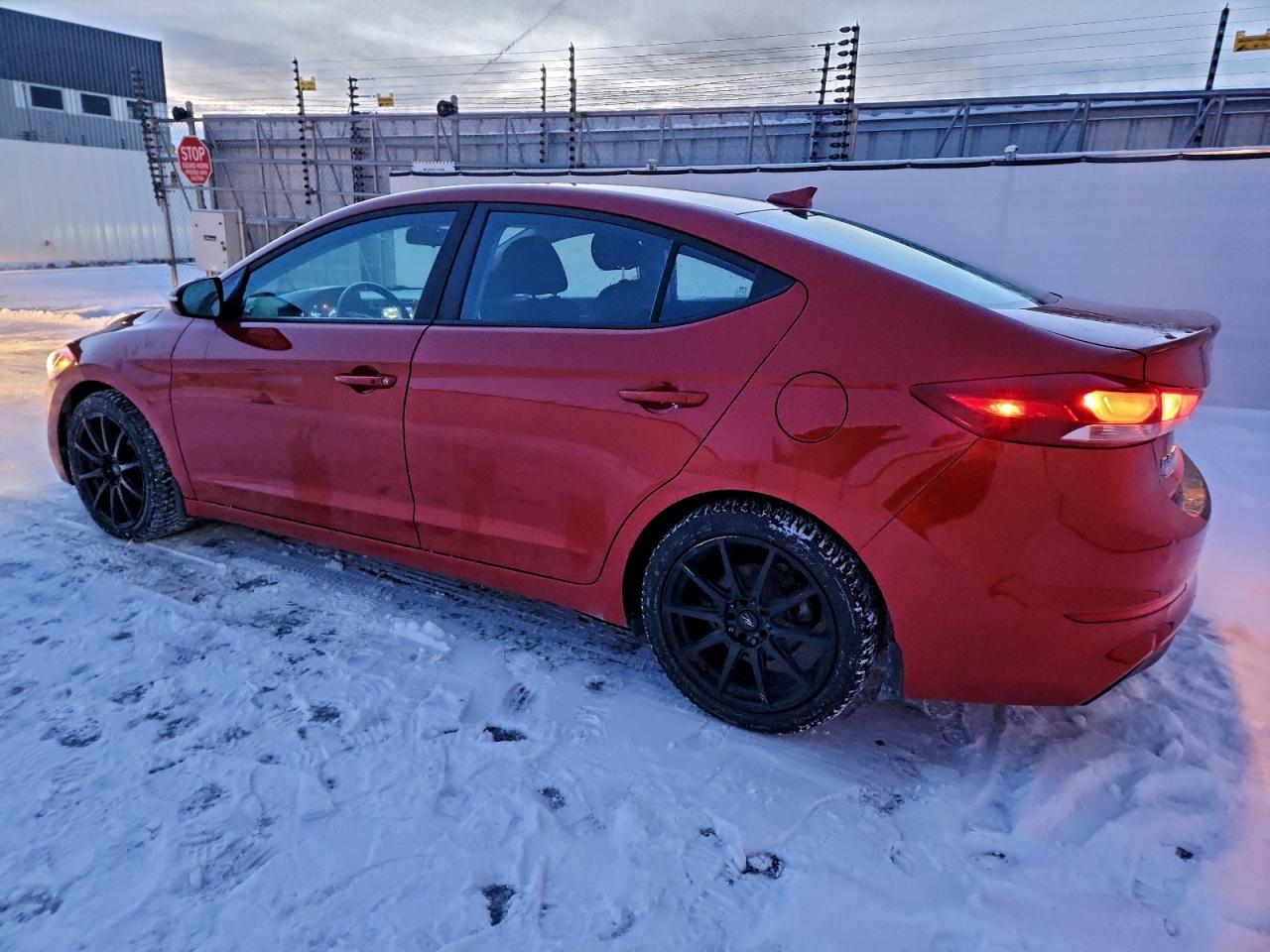 2017 HYUNDAI ELANTRA SE photo 2