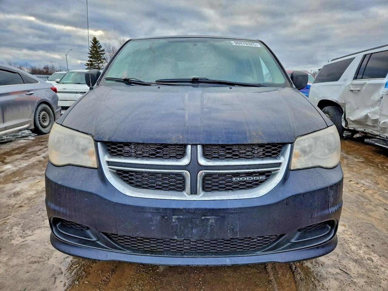 2011 DODGE GRAND CARAVAN EXPRESS photo 13