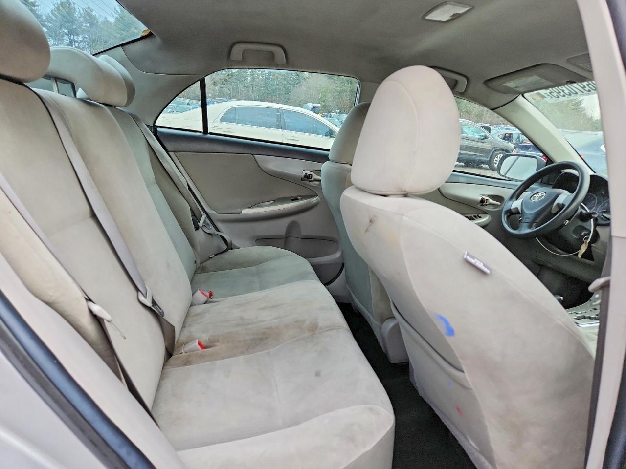 2011 TOYOTA COROLLA BASE photo 19