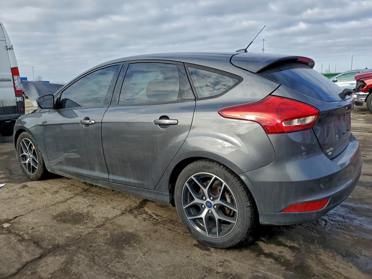 2018 FORD FOCUS SEL photo 2
