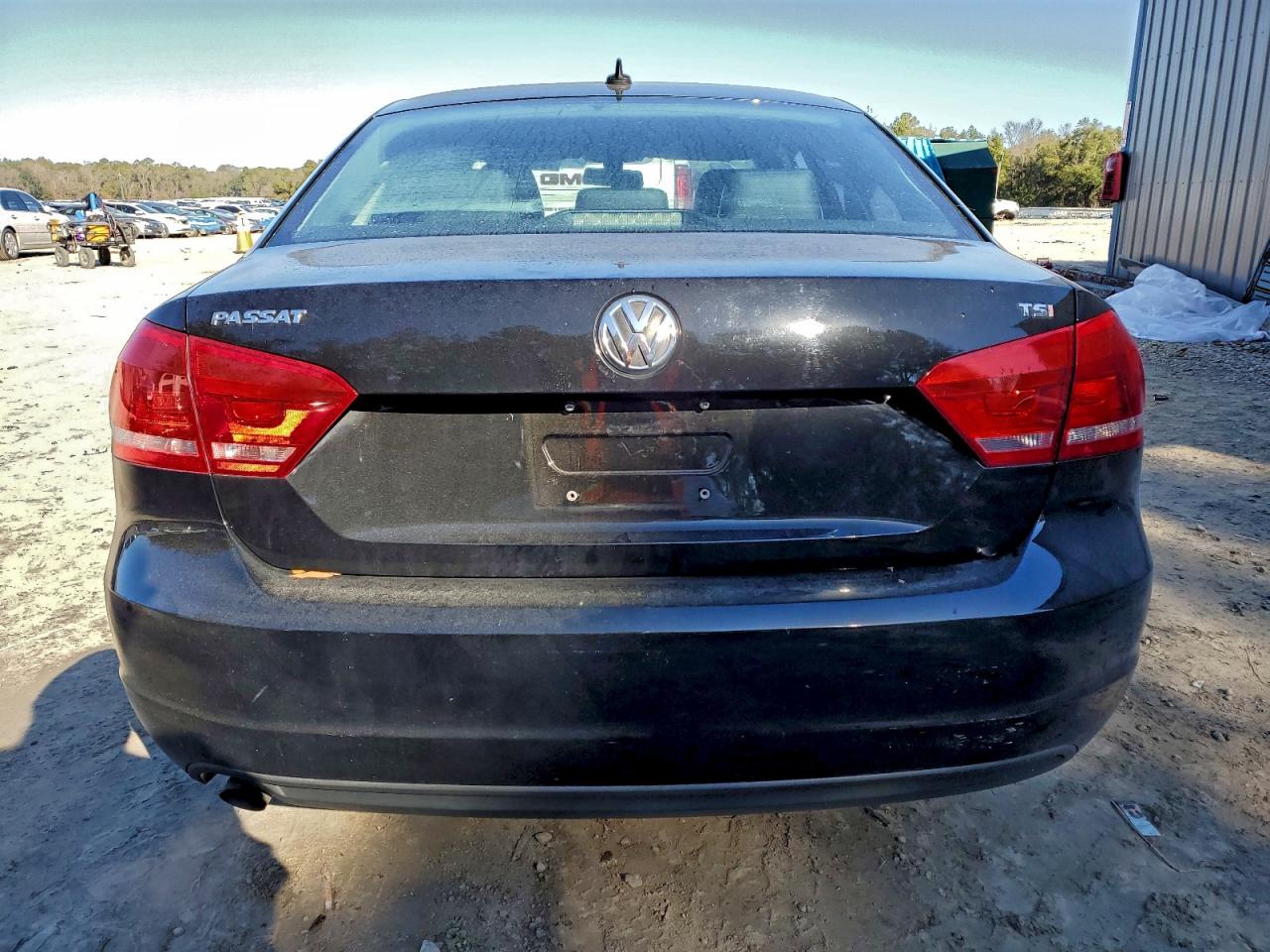 2015 VOLKSWAGEN PASSAT S photo 16