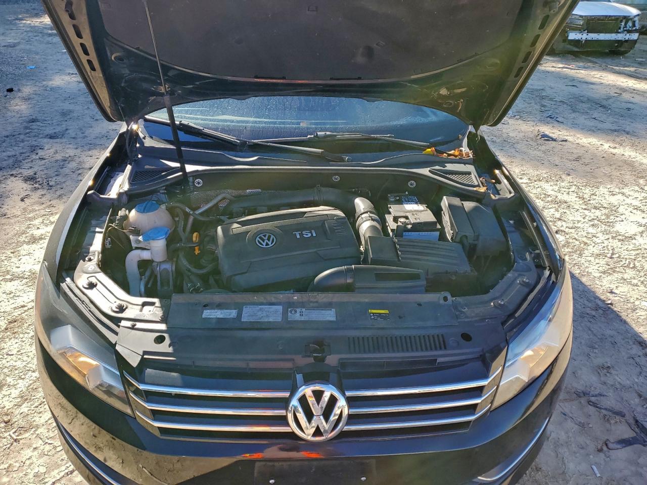 2015 VOLKSWAGEN PASSAT S photo 31
