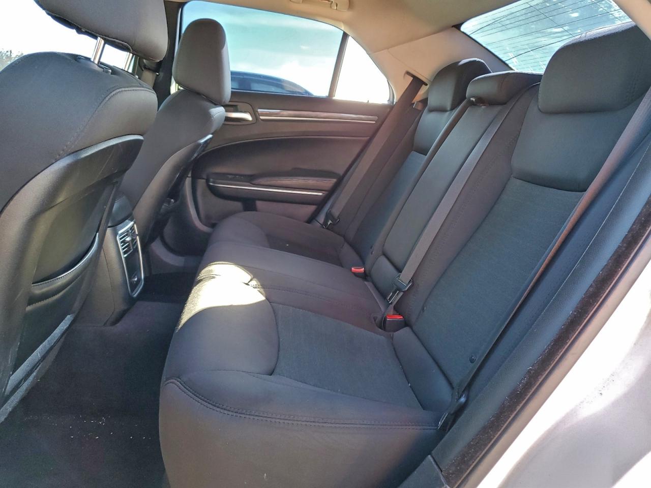 2018 CHRYSLER 300 TOURING photo 10