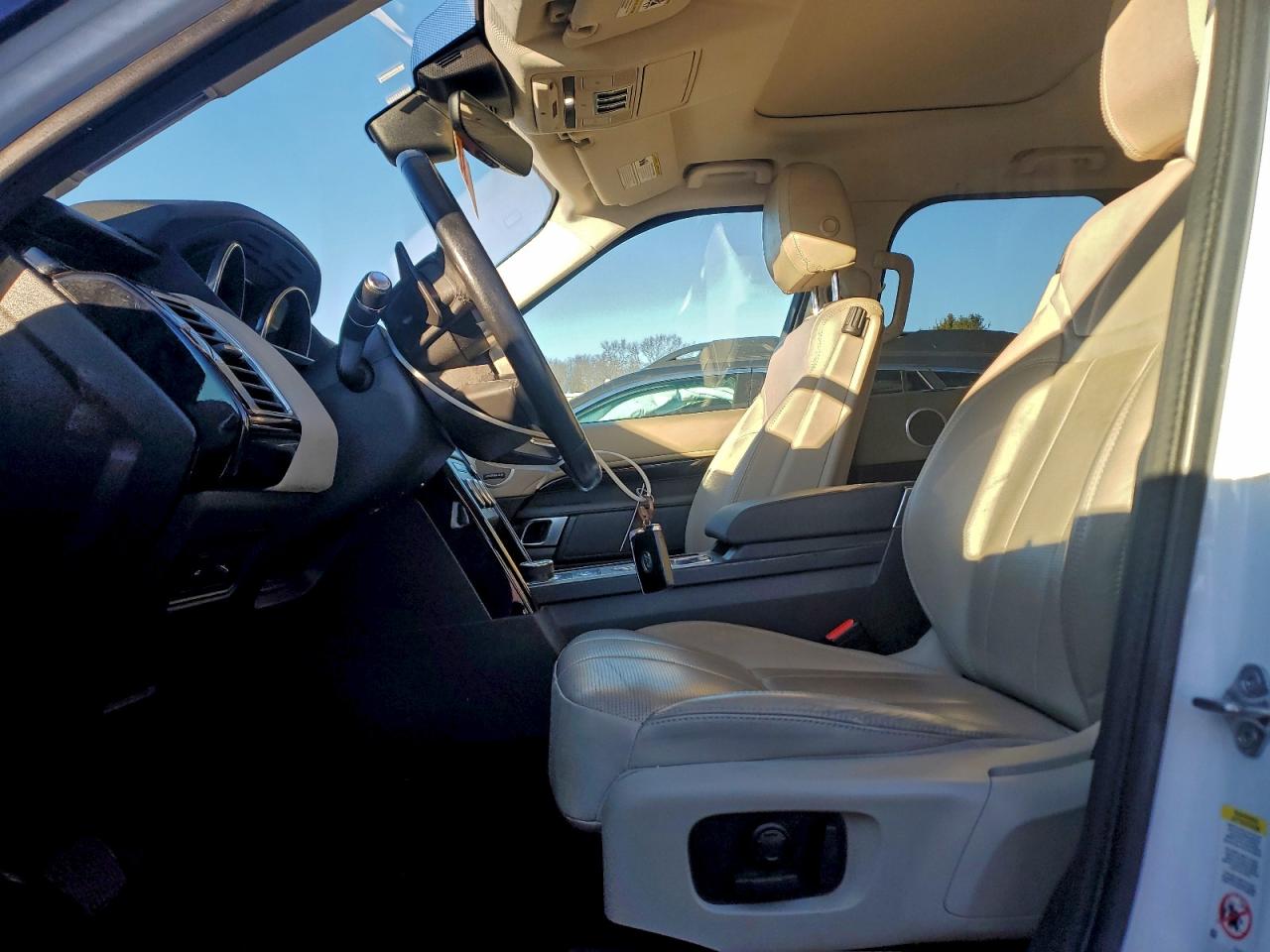 2019 LAND ROVER DISCOVERY SE photo 7