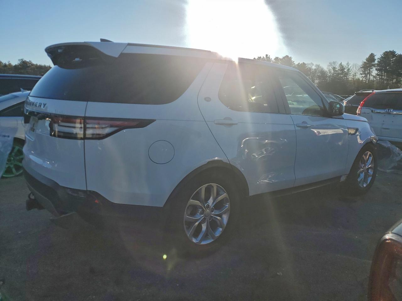 2019 LAND ROVER DISCOVERY SE photo 3
