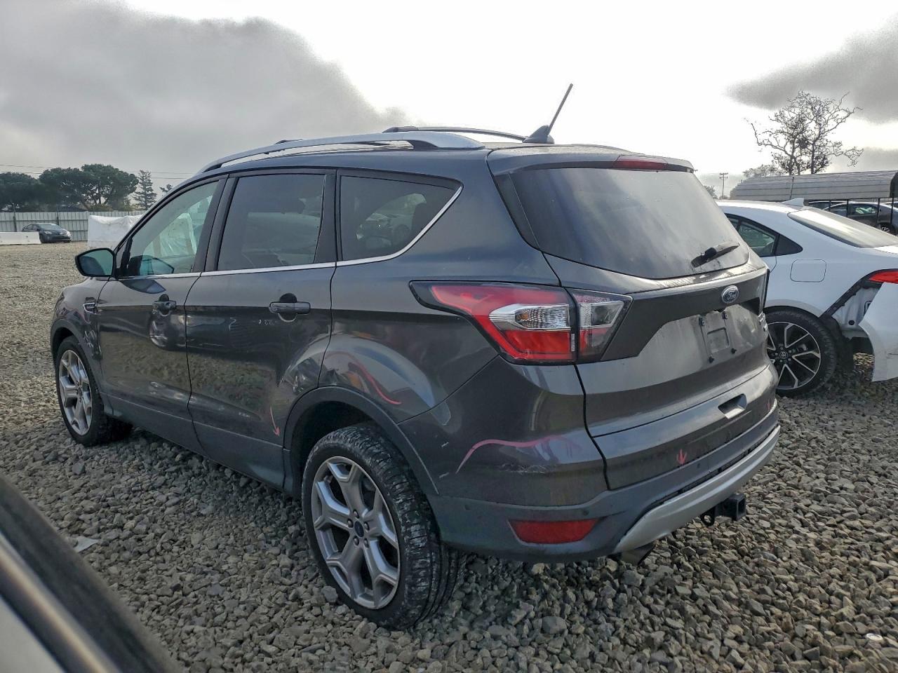 2018 FORD ESCAPE TITANIUM photo 2