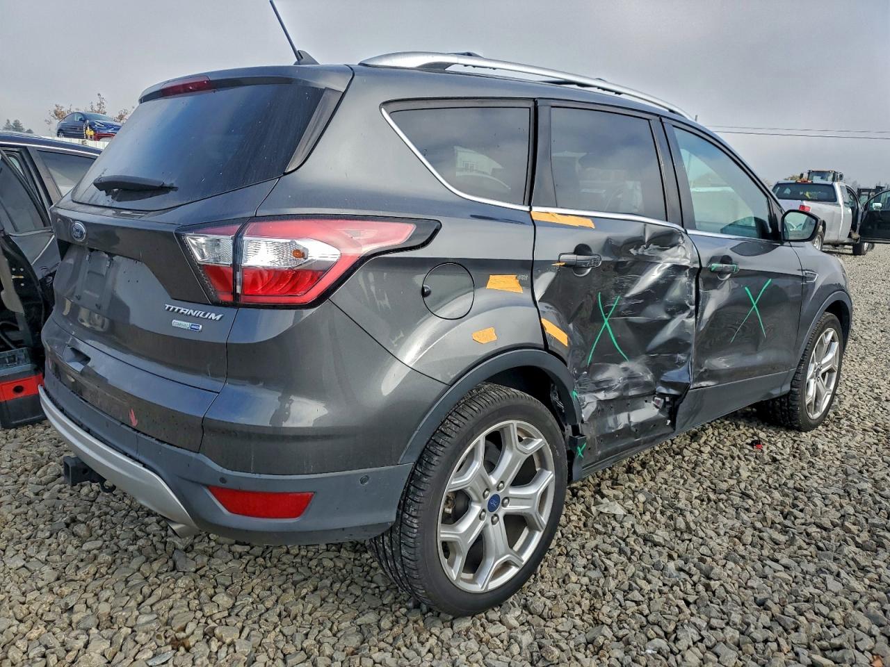 2018 FORD ESCAPE TITANIUM photo 3