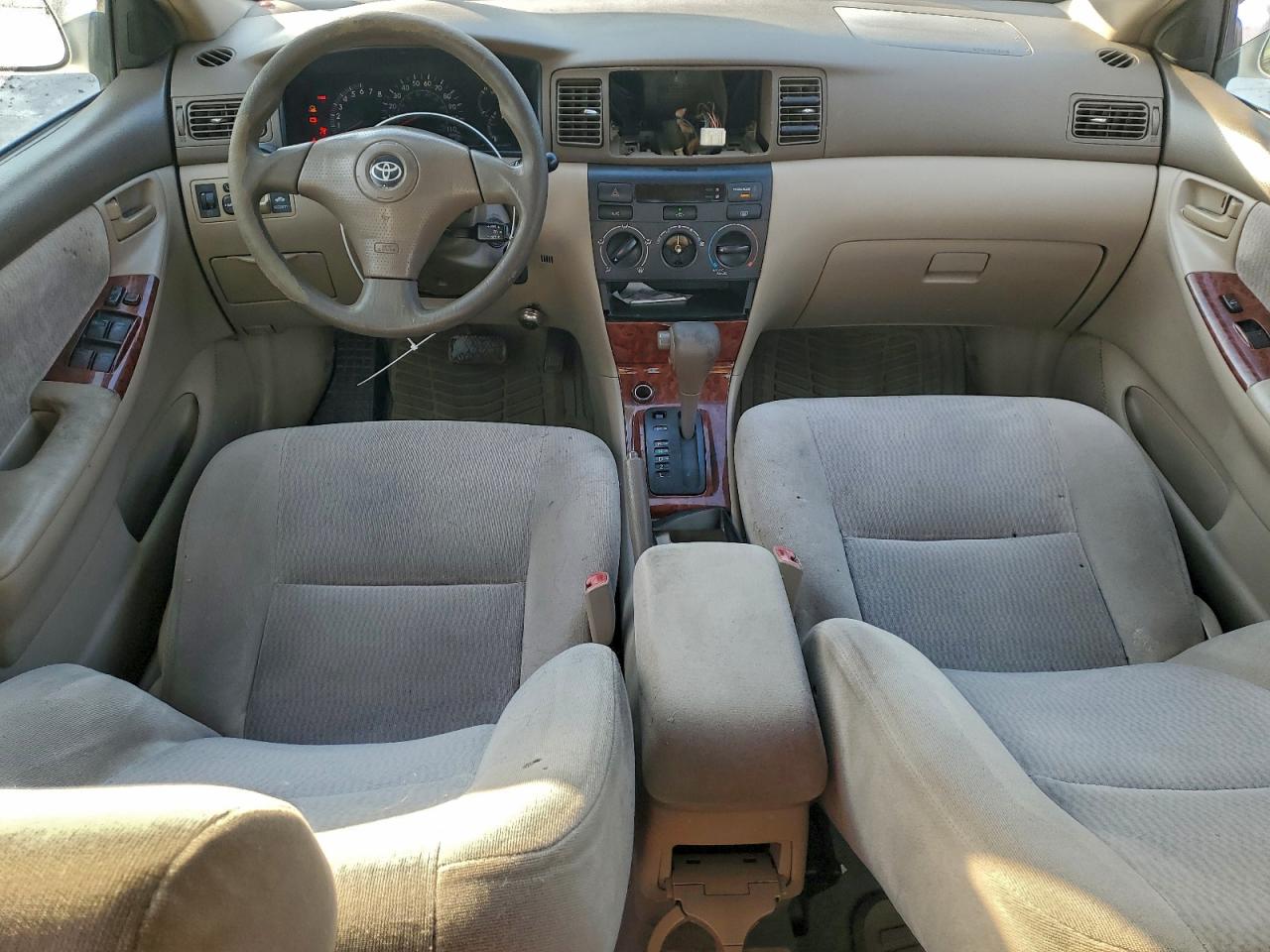2005 TOYOTA COROLLA CE photo 8