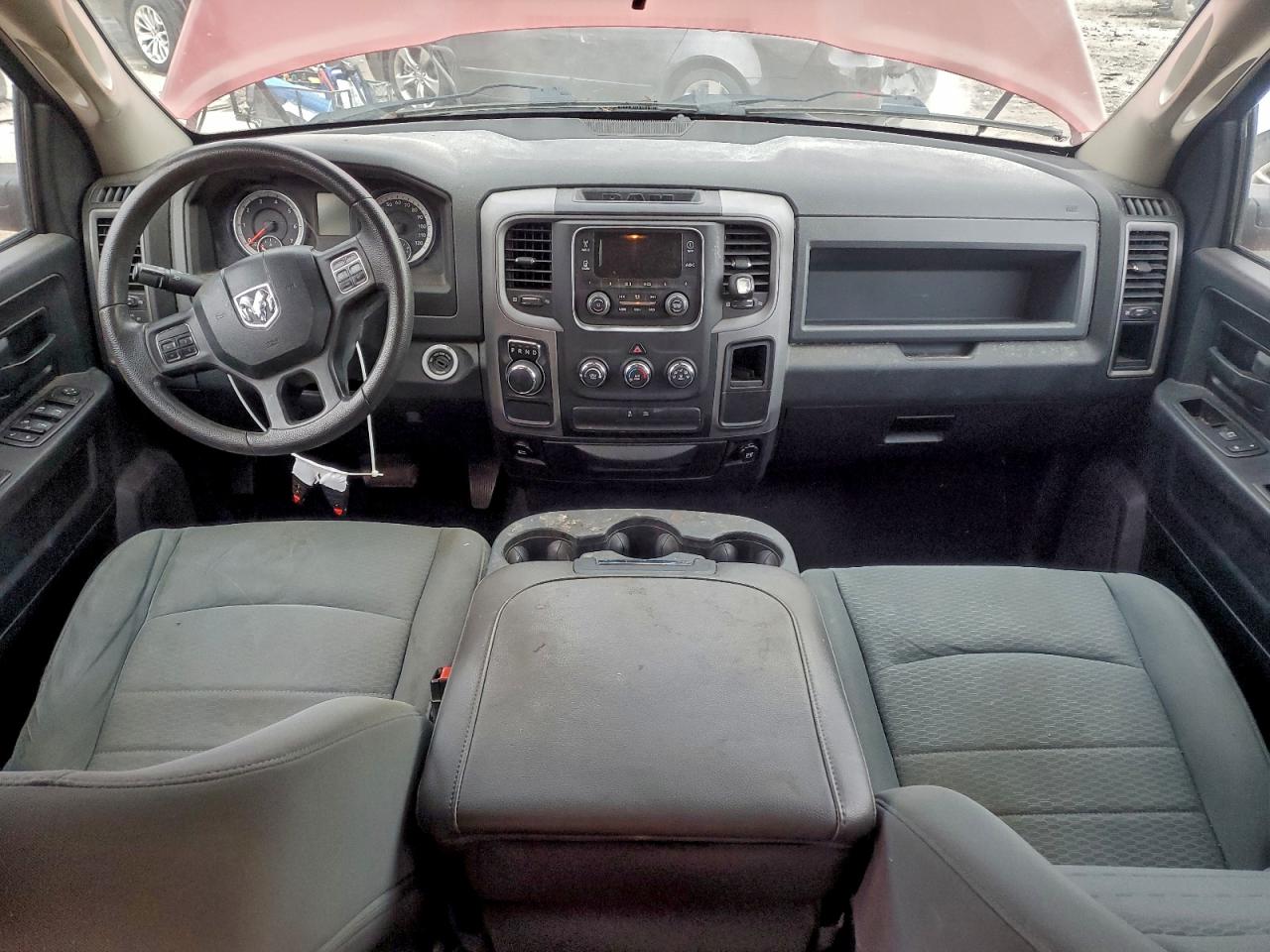 2014 RAM 1500 ST photo 8
