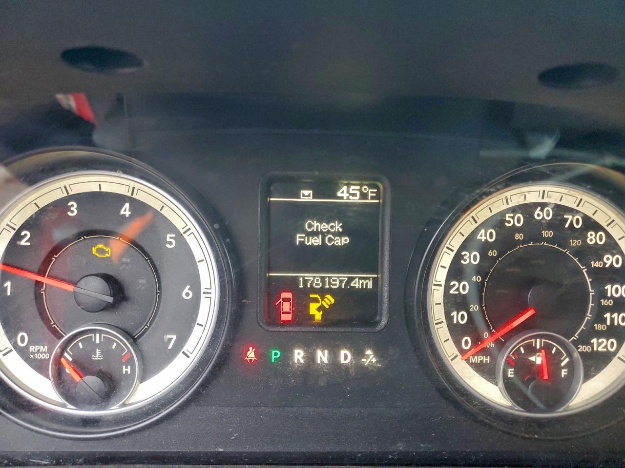2014 RAM 1500 ST photo 9