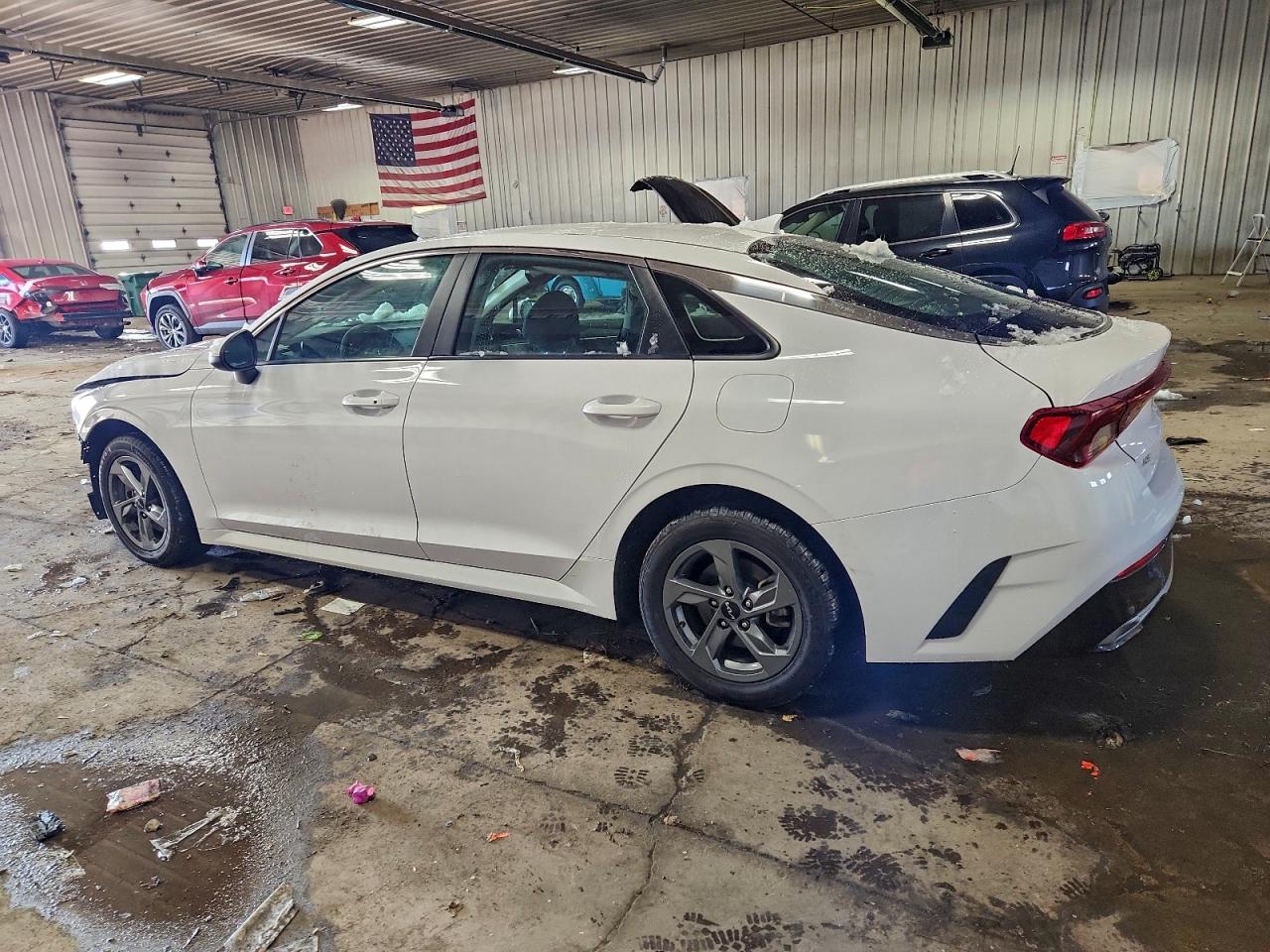 2023 KIA K5 LXS photo 3