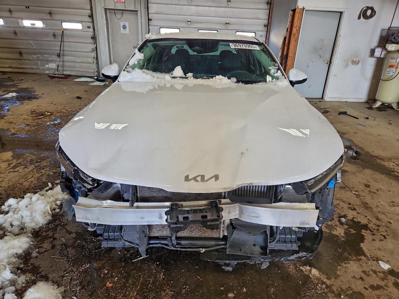 2023 KIA K5 LXS photo 9