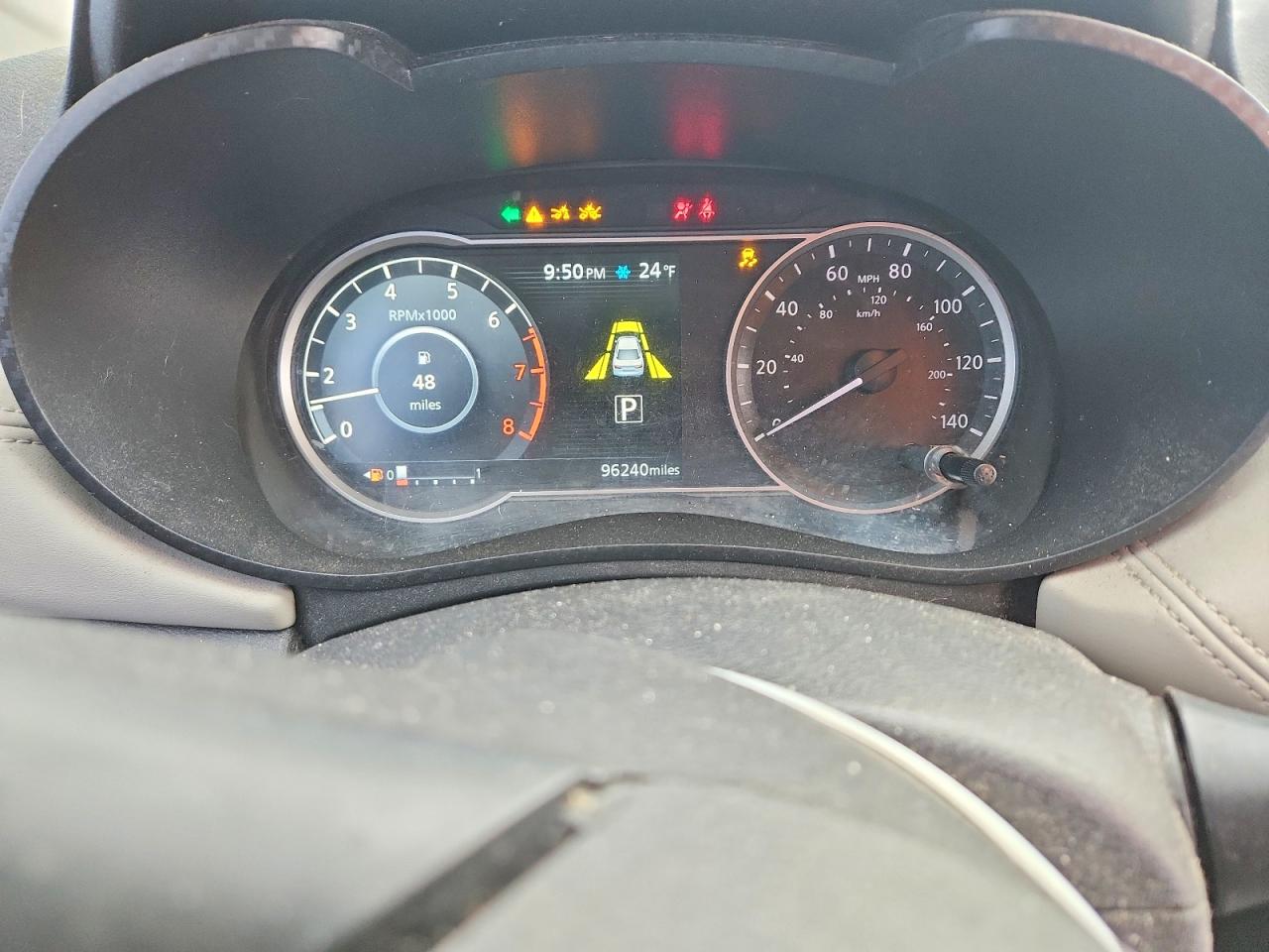 2020 NISSAN VERSA SV photo 17